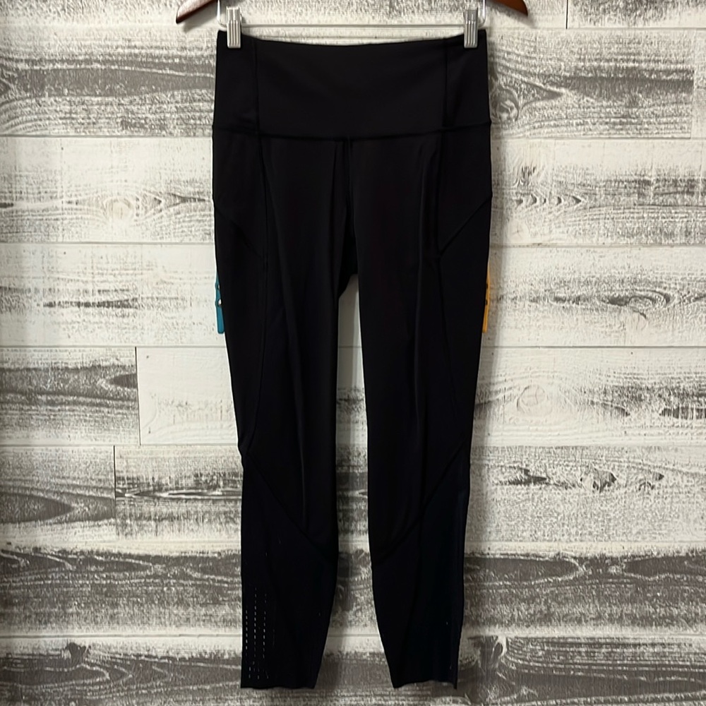 Lululemon Size 8 Black EUC Laser Cut Ventilated Leggings